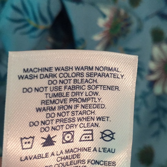 Lands’ End No Iron Supima Floral Blouse Like New - Picture 6 of 6